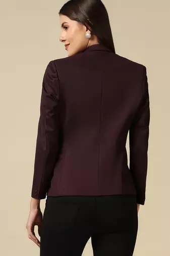 Women maroon single breasted blazer