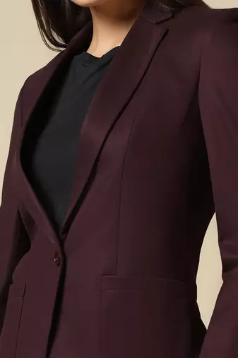 Women maroon single breasted blazer