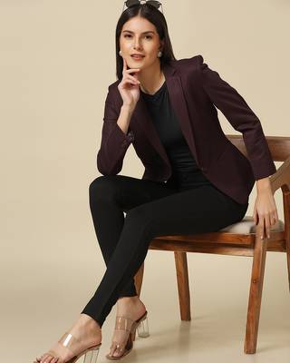 Women maroon single breasted blazer 5