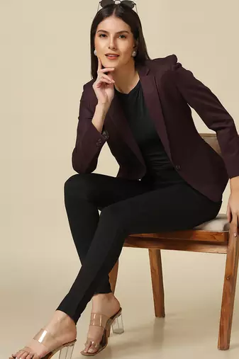 Women maroon single breasted blazer