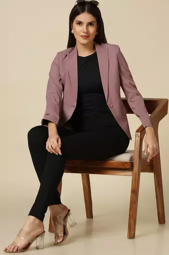 Women pink single breasted blazer