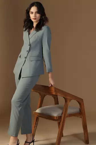 Tailored-fit single breasted blazer