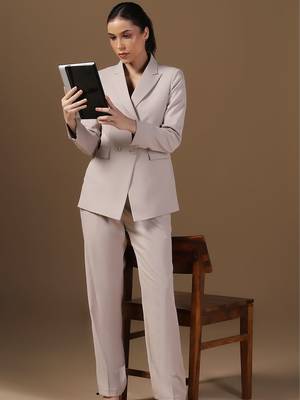 Peaked lapel collar double-breasted formal blazer 3