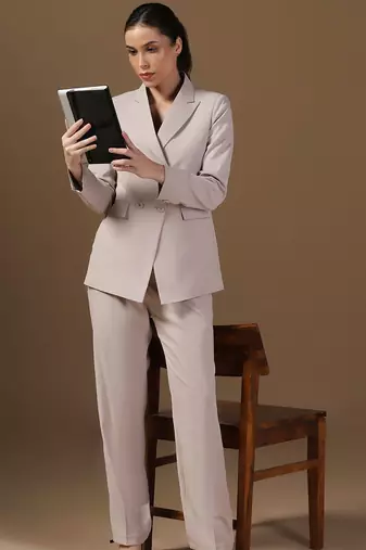 Peaked lapel collar double-breasted formal blazer