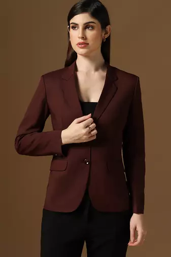Maroon notched label blazer