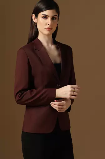 Maroon notched label blazer