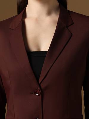 Maroon notched label blazer 4