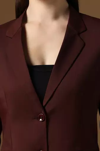 Maroon notched label blazer