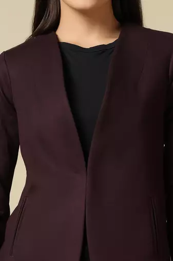 Women maroon single breasted blazer
