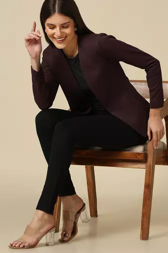 Women maroon single breasted blazer