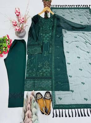 Green heavy soft organza party wear embroidery suit set 4