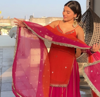 Women   s Flared Lehenga Set With Orange Embroidered Top & Dupatta
