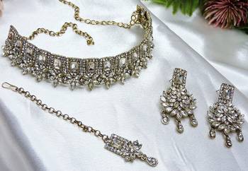White yellow gold premium designer american diamond and stone work necklace set 3