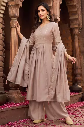 Cream silk blend embroidered kurta pant set with chanderi cotton dupatta