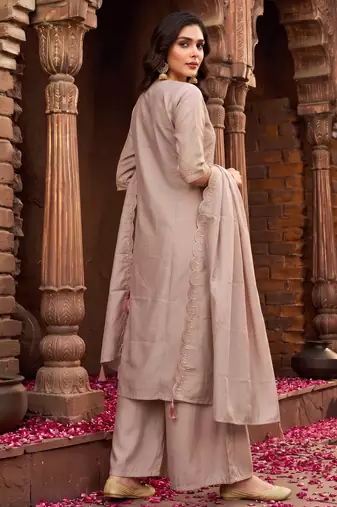 Cream silk blend embroidered kurta pant set with chanderi cotton dupatta