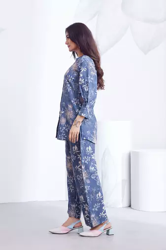 Blue floral printed rayon 2-pieces co-ord sets for women