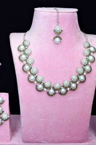 Green rhodium premium designer american diamond and stone work necklace set