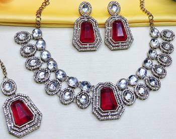 Maroon yellow gold premium designer american diamond and stone work necklace set 3