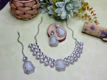 White rhodium premium designer american diamond and stone work necklace set 2