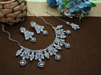 White rhodium premium designer american diamond and stone work necklace set 2