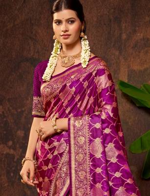 smart and ethnic deep magenta color silk blend fabric woven designer ethnic rich looks saree 2