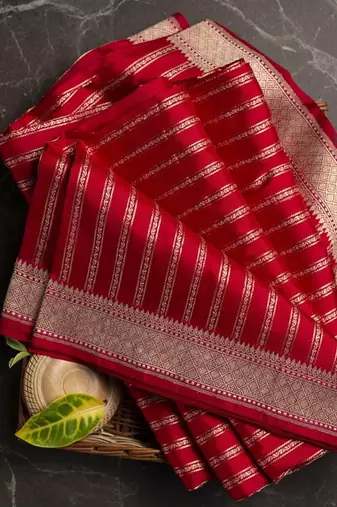 Red silk blend jacuard work festival saree with unstitched blouse piece