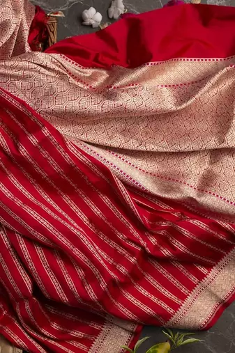 Red silk blend jacuard work festival saree with unstitched blouse piece