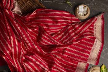 Red silk blend jacuard work festival saree with unstitched blouse piece 3