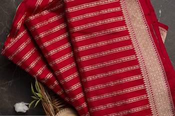 Red silk blend jacuard work festival saree with unstitched blouse piece 4