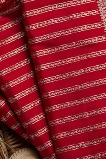 Red silk blend jacuard work festival saree with unstitched blouse piece