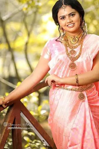 Baby pink black silk blend jacuard work festival saree with unstitched blouse piece