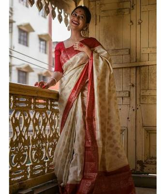 Off white red silk blend jacuard work festival saree with unstitched blouse piece 2