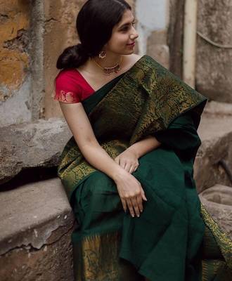 Green red silk blend jacuard work festival saree with unstitched blouse piece 2