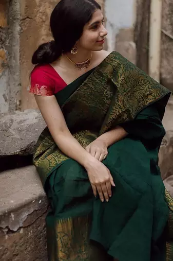 Green red silk blend jacuard work festival saree with unstitched blouse piece