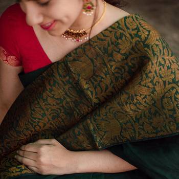 Green red silk blend jacuard work festival saree with unstitched blouse piece 3