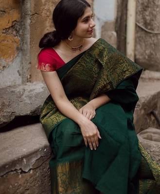 Green red silk blend jacuard work festival saree with unstitched blouse piece 4