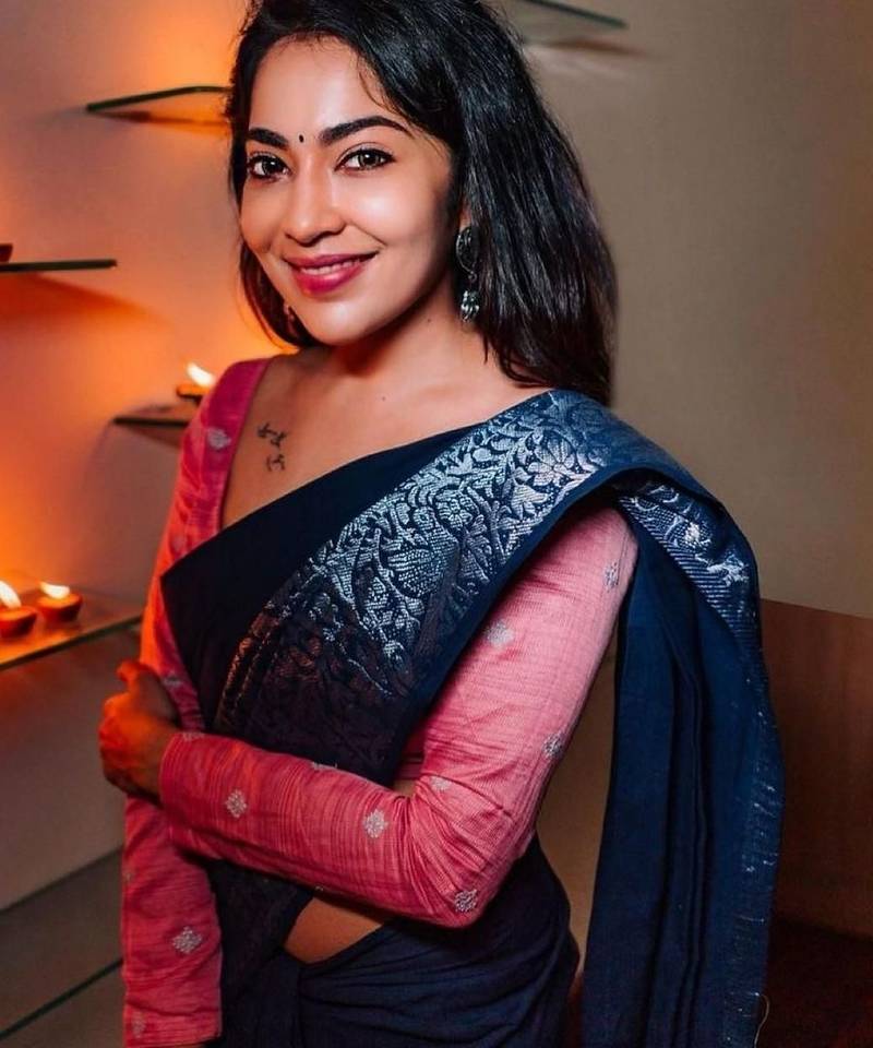 Blue pink silk blend jacuard work festival saree with unstitched blouse piece