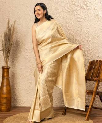 Off white silk blend jacuard work festival saree with unstitched blouse piece 3