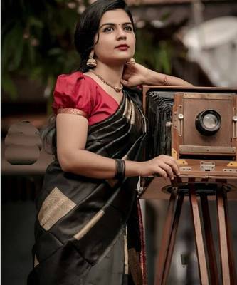 Black red silk blend jacuard work festival saree with unstitched blouse piece 2