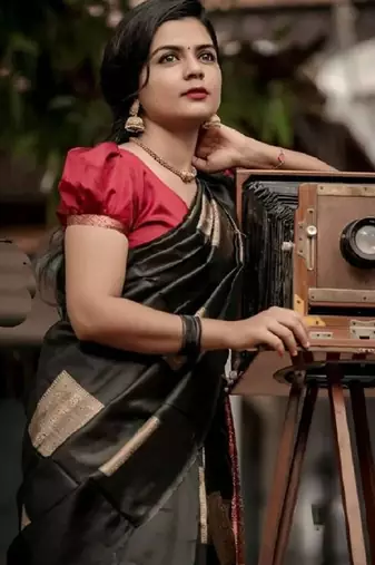 Black red silk blend jacuard work festival saree with unstitched blouse piece