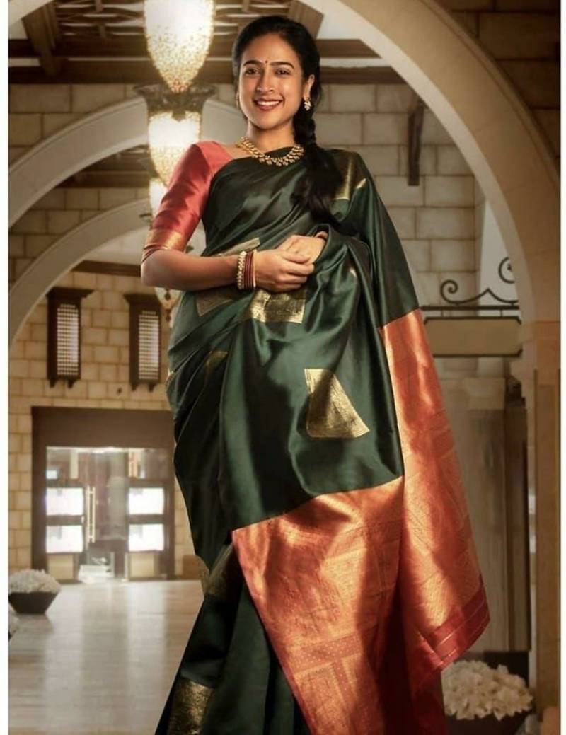 Green red silk blend jacuard work festival saree with unstitched blouse piece