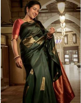 Green red silk blend jacuard work festival saree with unstitched blouse piece 2