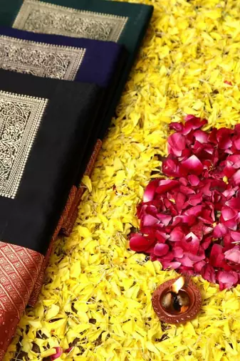 Black red silk blend jacuard work festival saree with unstitched blouse piece