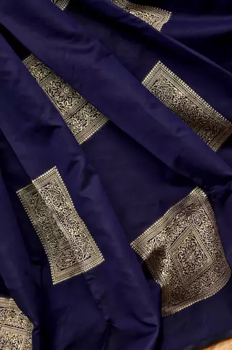 Blue red silk blend jacuard work festival saree with unstitched blouse piece