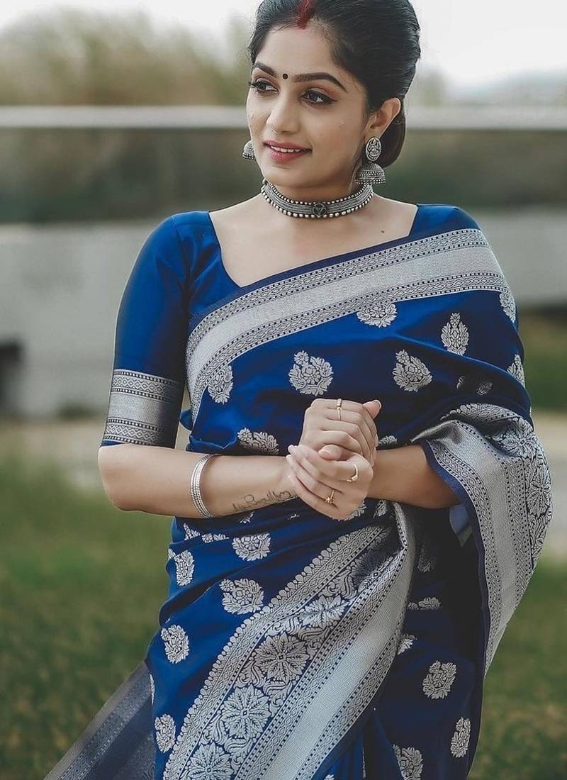 Blue  silk blend jacuard work festival saree with unstitched blouse piece