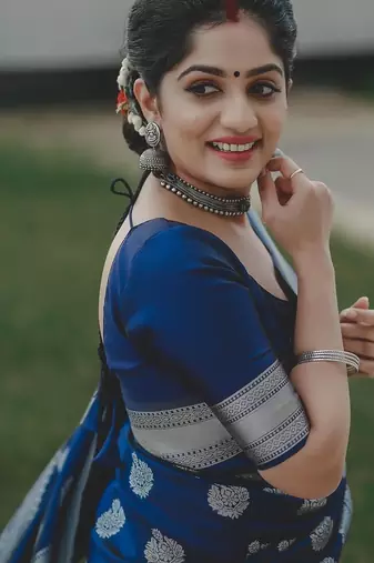 Blue  silk blend jacuard work festival saree with unstitched blouse piece