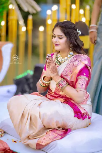 Off white pink  silk blend jacuard work festival saree with unstitched blouse piece