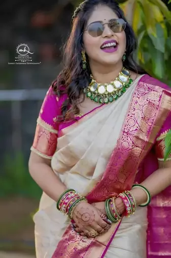 Off white pink  silk blend jacuard work festival saree with unstitched blouse piece