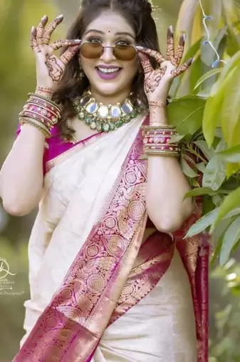Off white pink  silk blend jacuard work festival saree with unstitched blouse piece