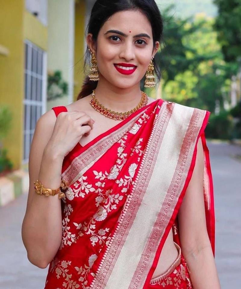 Red  silk blend jacuard work festival saree with unstitched blouse piece